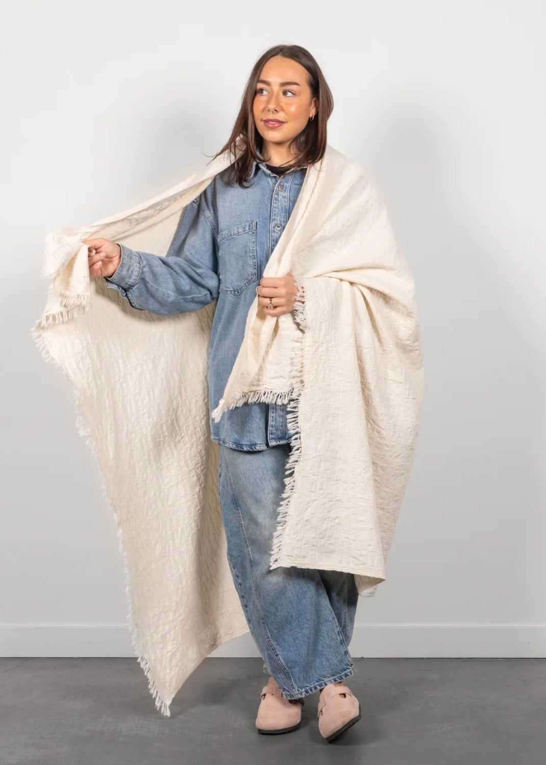 THE ARNELL | Ikat Weave Lightweight Throw