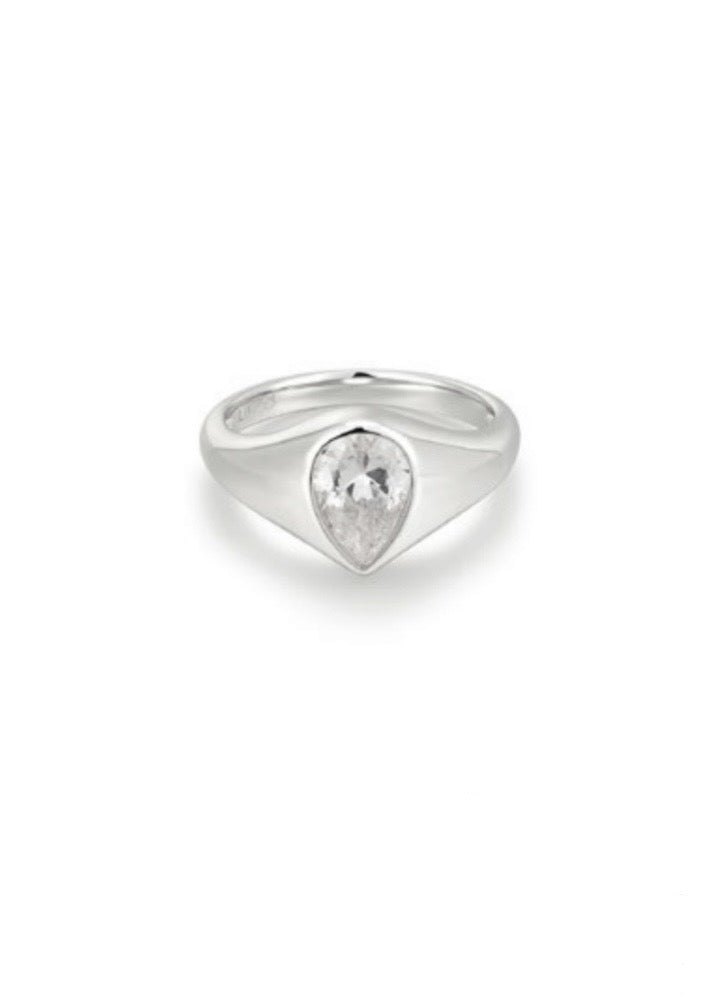 The Poire Bezel Ring