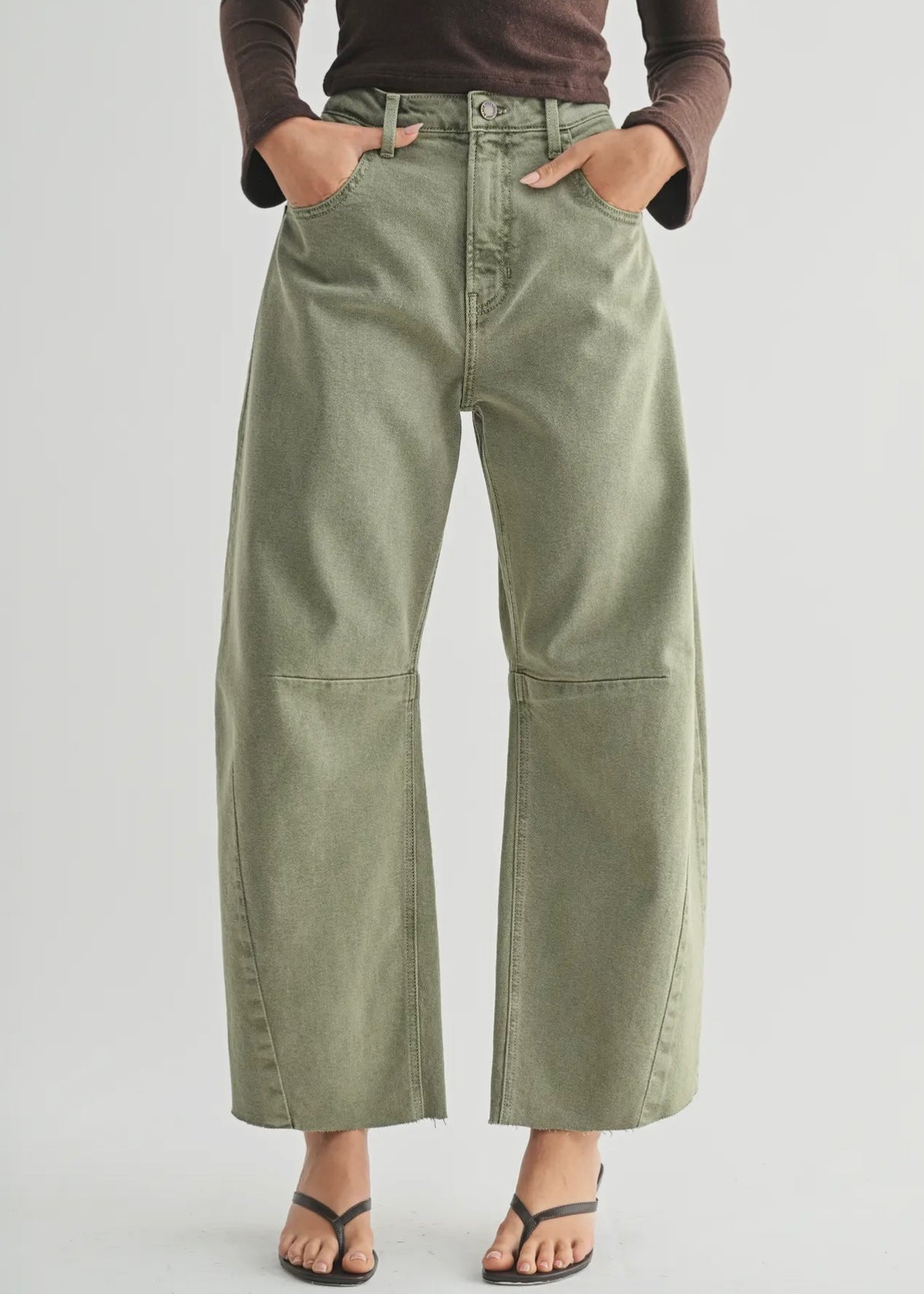 Barrel Jean w/ Seams