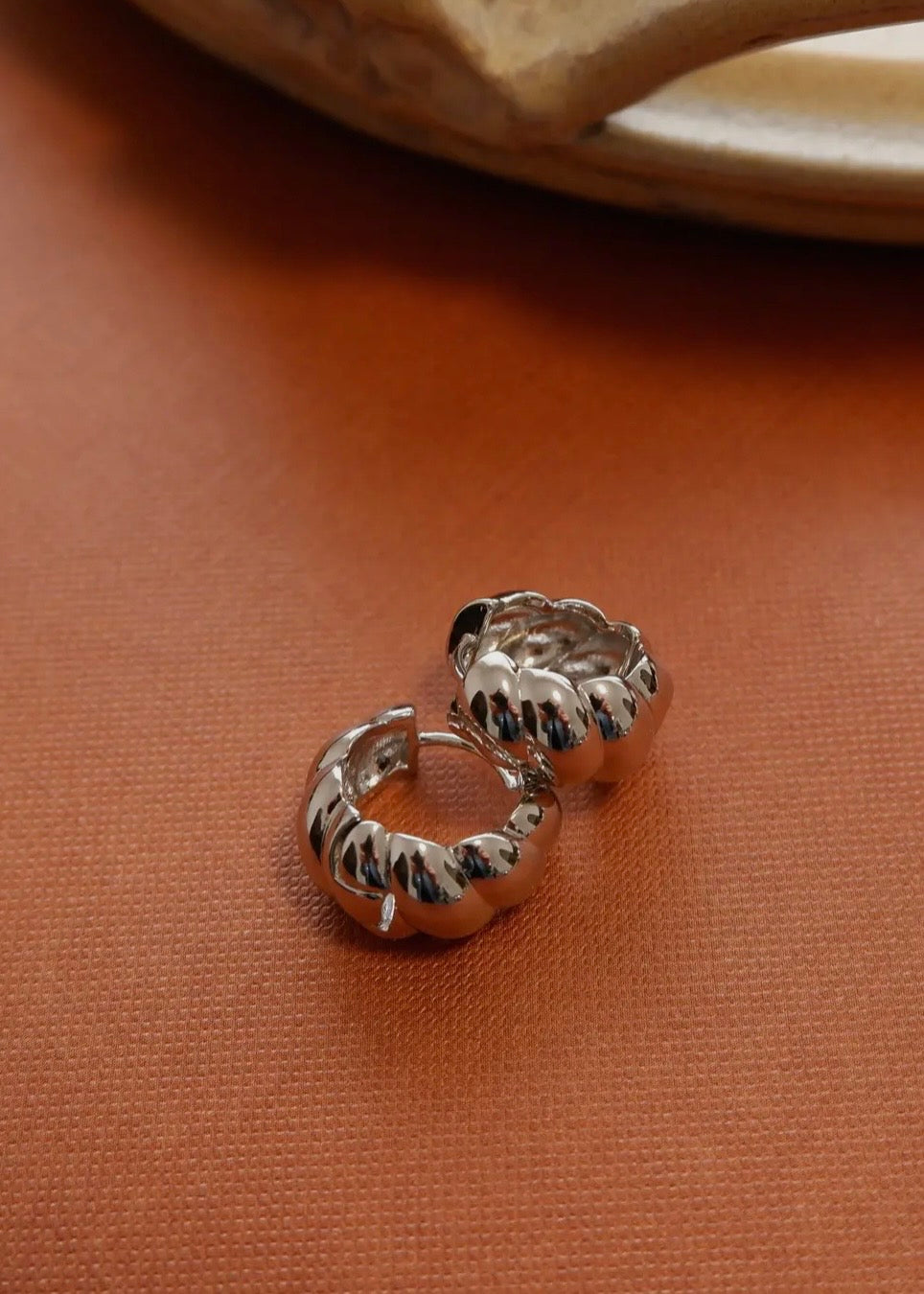 Arya Thick Twisted Hoops