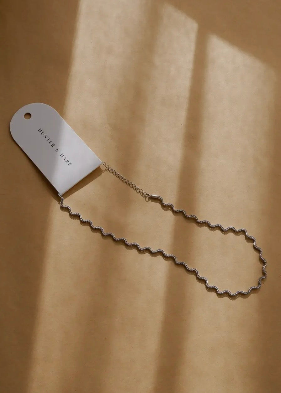 Emmy Wavy Choker Necklace