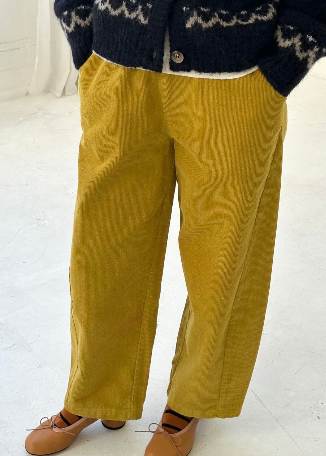 Soft Corduroy Arc Pants