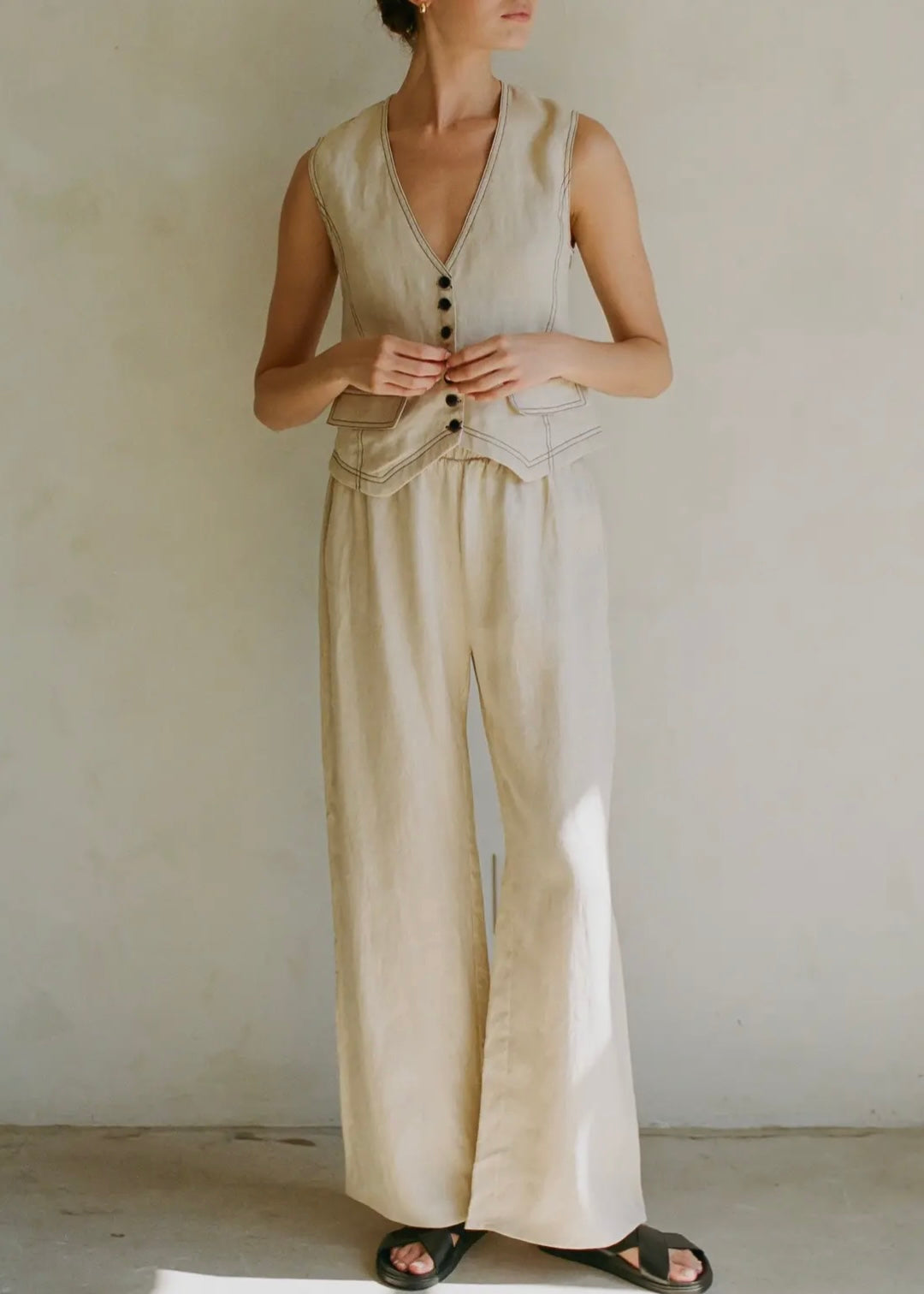 Linen Sleeveless V-Neck Button Down Vest