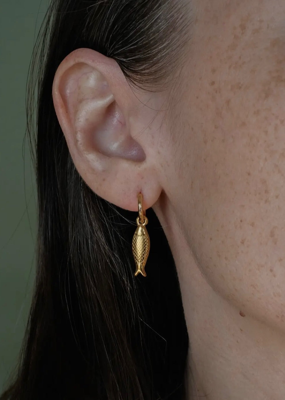 Milla Fish Pendant Huggues