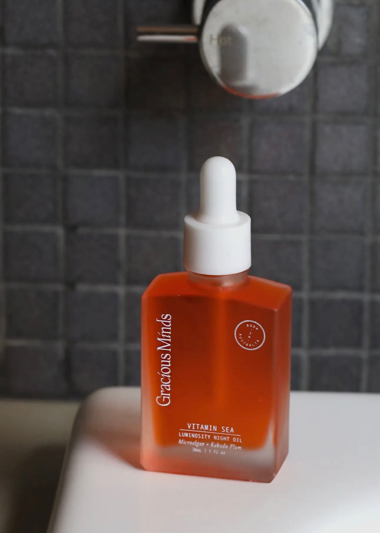 Vitamin Sea Luminosity Night Oil