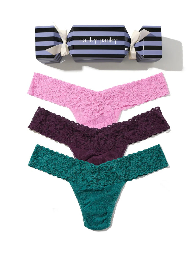 Signature Lace® Thong Holiday 3 Pack Cracker