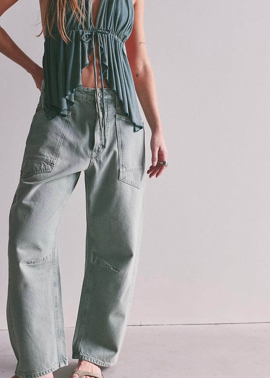 * pre-order Minimal Moxie Boyfriend Jean
