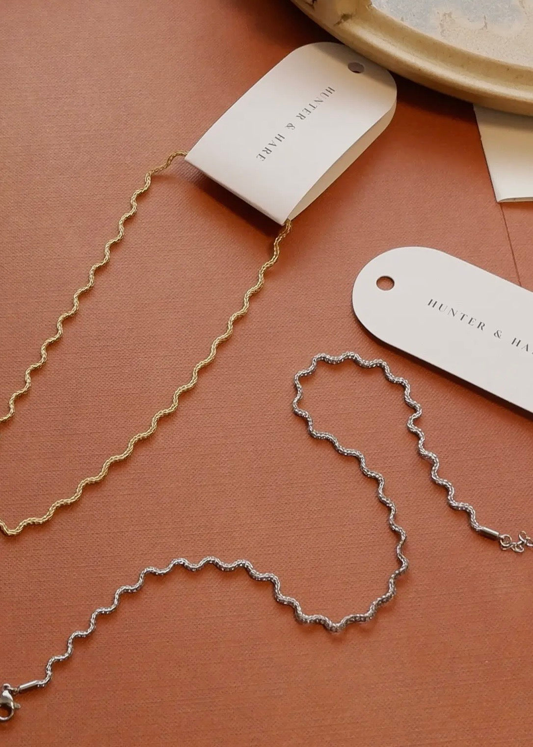 Emmy Wavy Choker Necklace