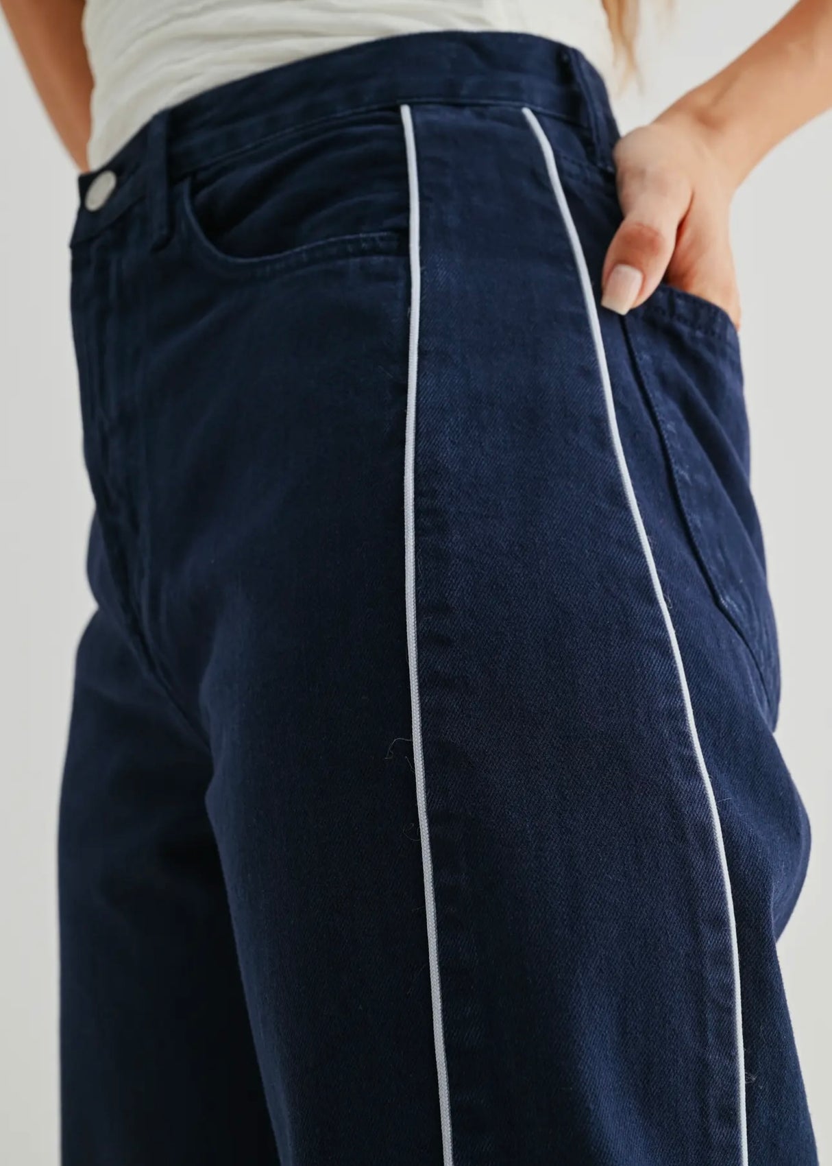 Twisted Seamed Barrel Jean