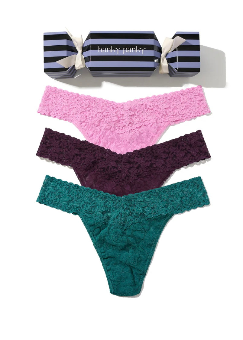 Signature Lace® Thong Holiday 3 Pack Cracker
