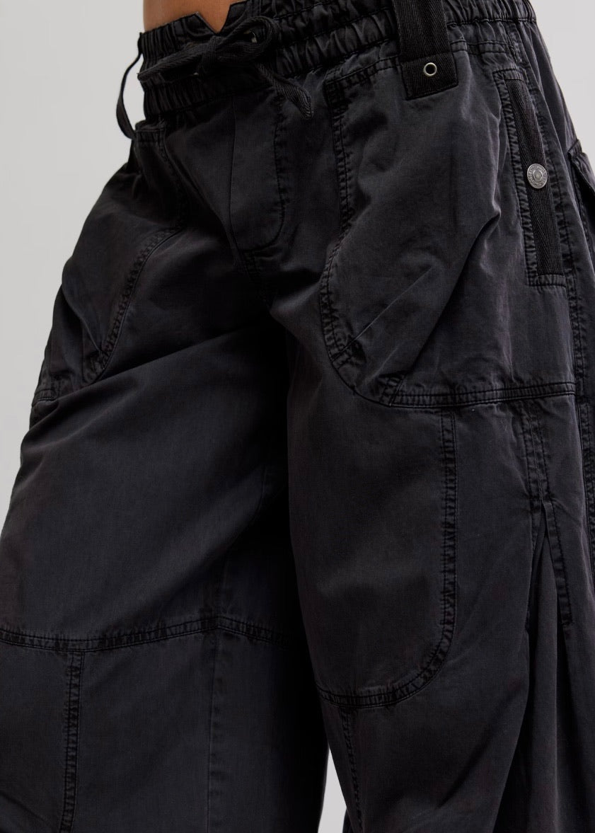 Onset Parachute Pant