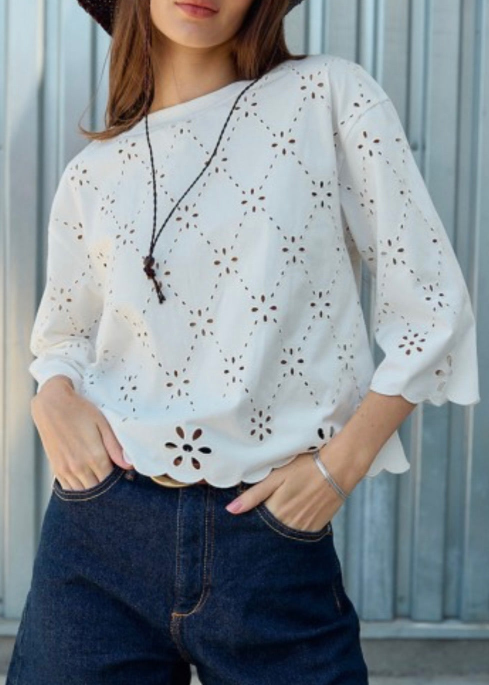 Liv Scallop Hem Tee