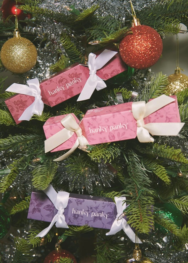 Signature Lace® Thong Holiday Cracker Ballet Pink