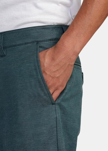 Back In Hybrid Shorts 19" in Hunter