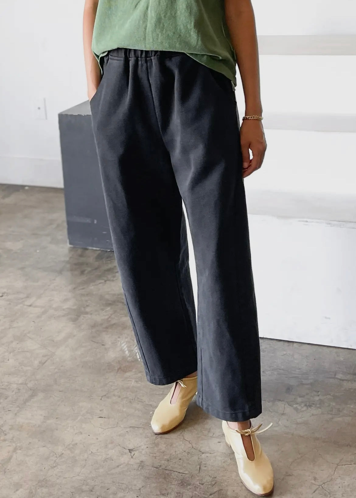 Arc Pants Regular – Red Ribbon