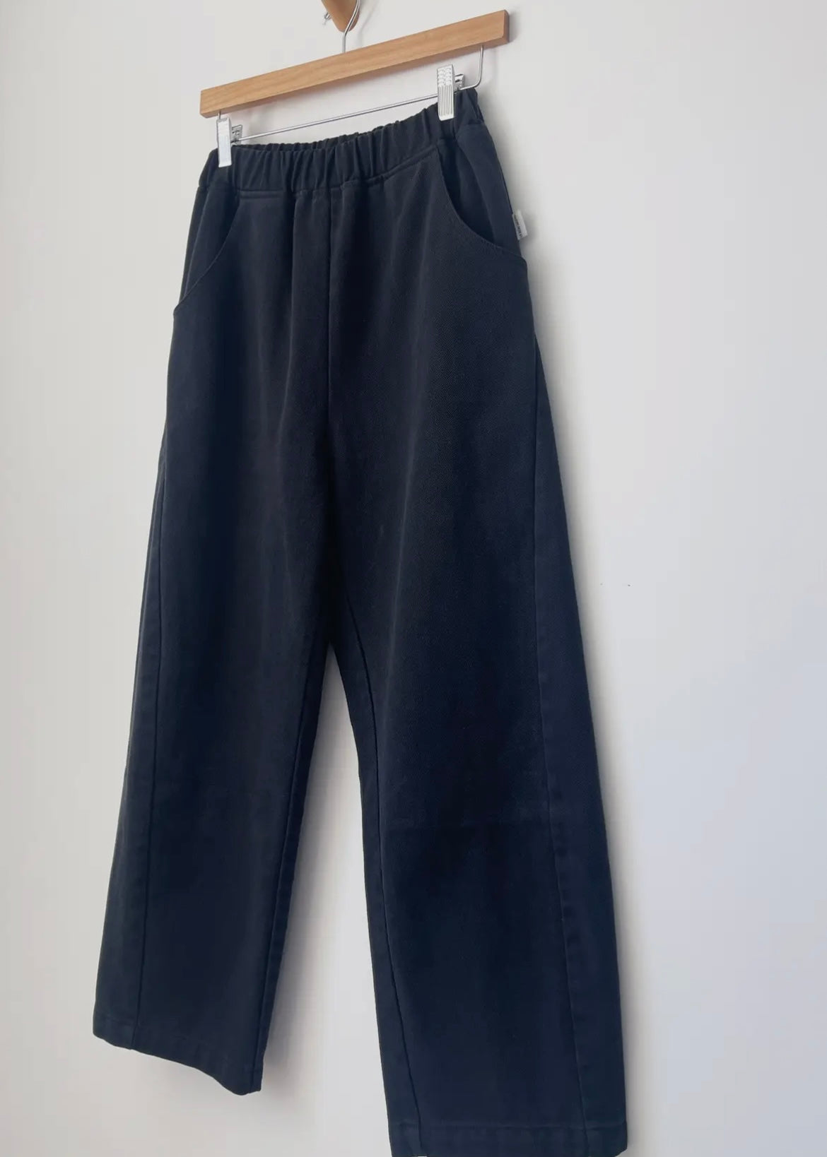 Arc Pants Regular – Red Ribbon