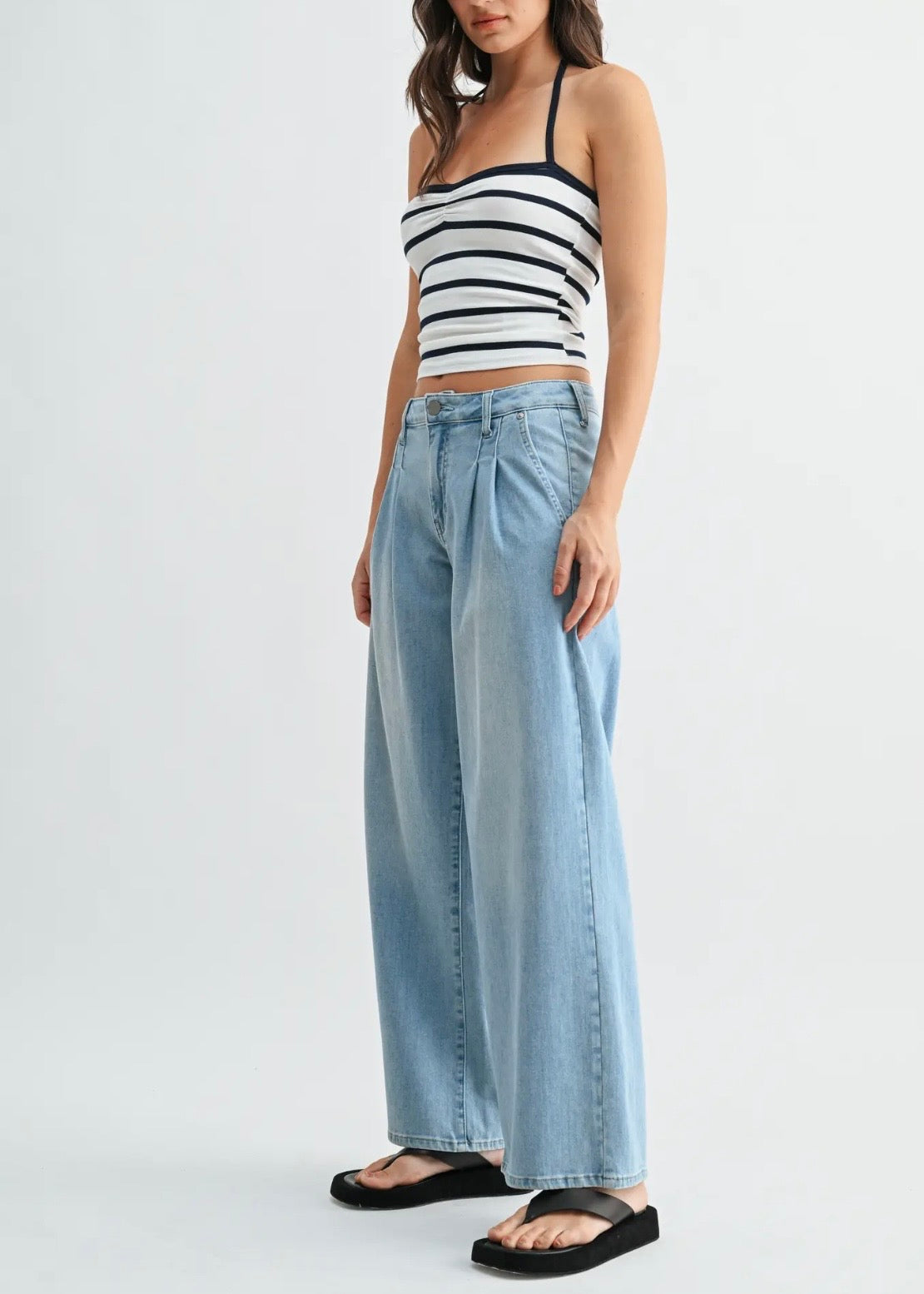 Lightweight Pleated Wide Leg