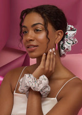 The Grinch X Kitsch Satin Pillowscrunchies® in Cindy Lou Who