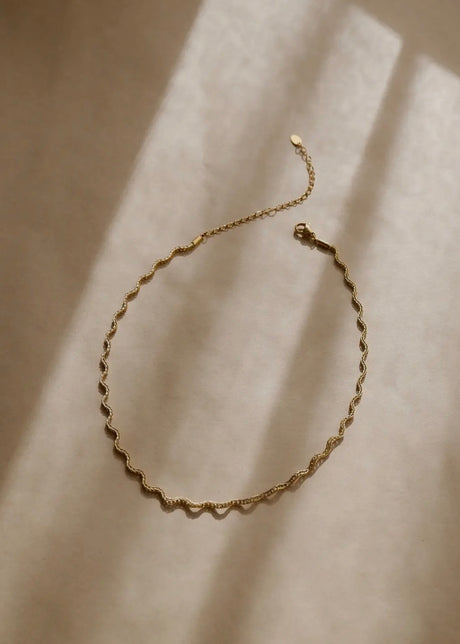Emmy Wavy Choker Necklace