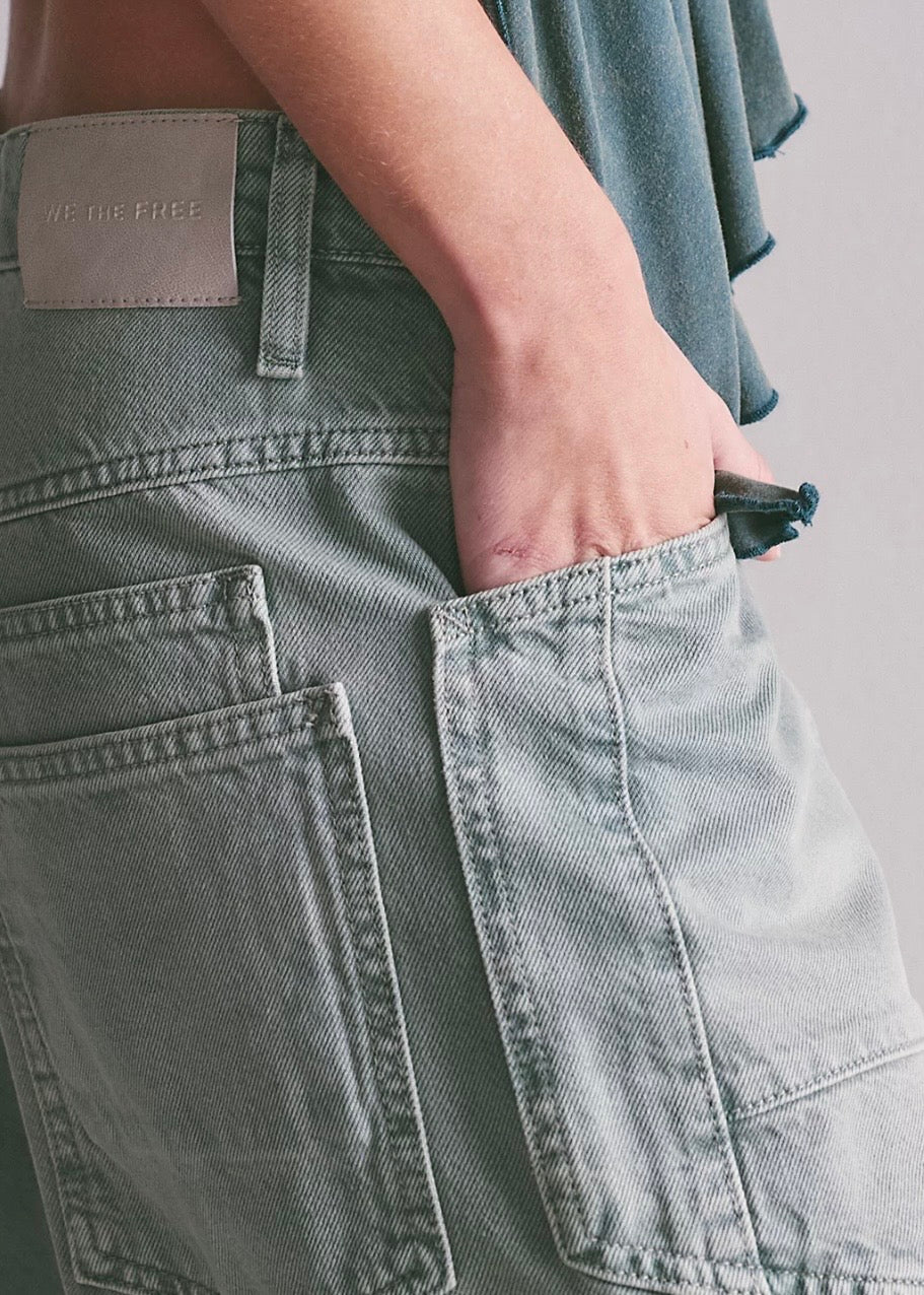 * pre-order Minimal Moxie Boyfriend Jean