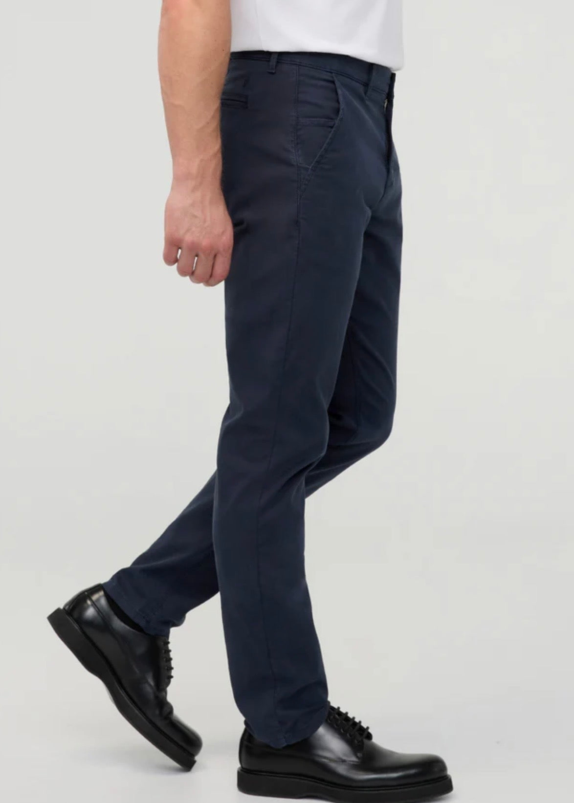 Live Lite Athletic Taper Chino