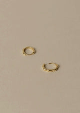 Ali Scalloped Huggie Hoops