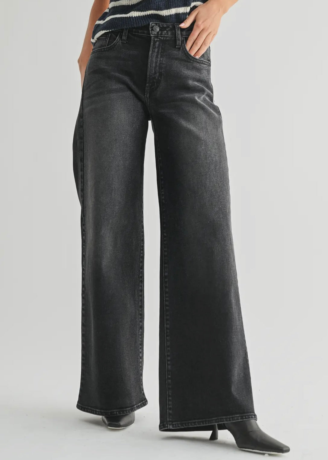 Ultra Wide Leg Jean