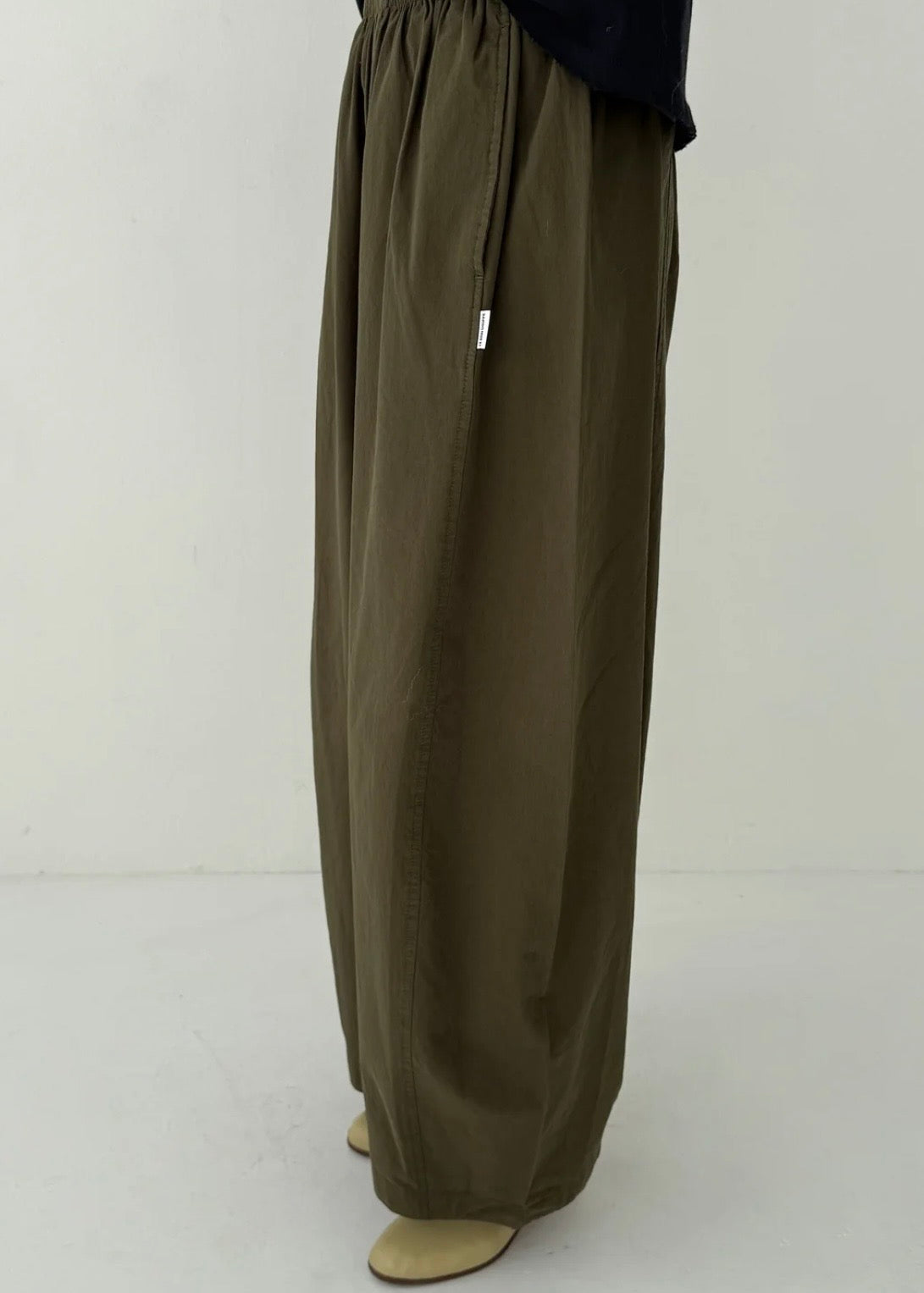 Parachute Pants – Red Ribbon