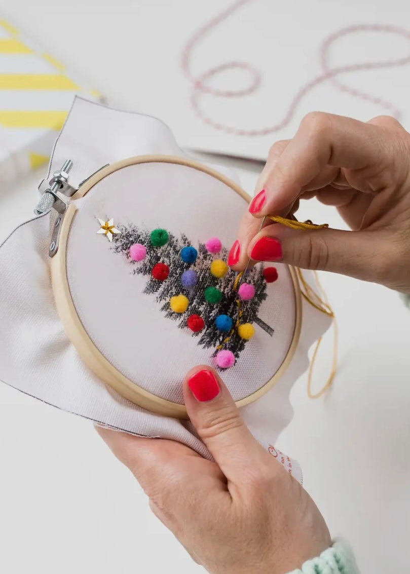 Christmas Tree Embroidery Hoop Kit