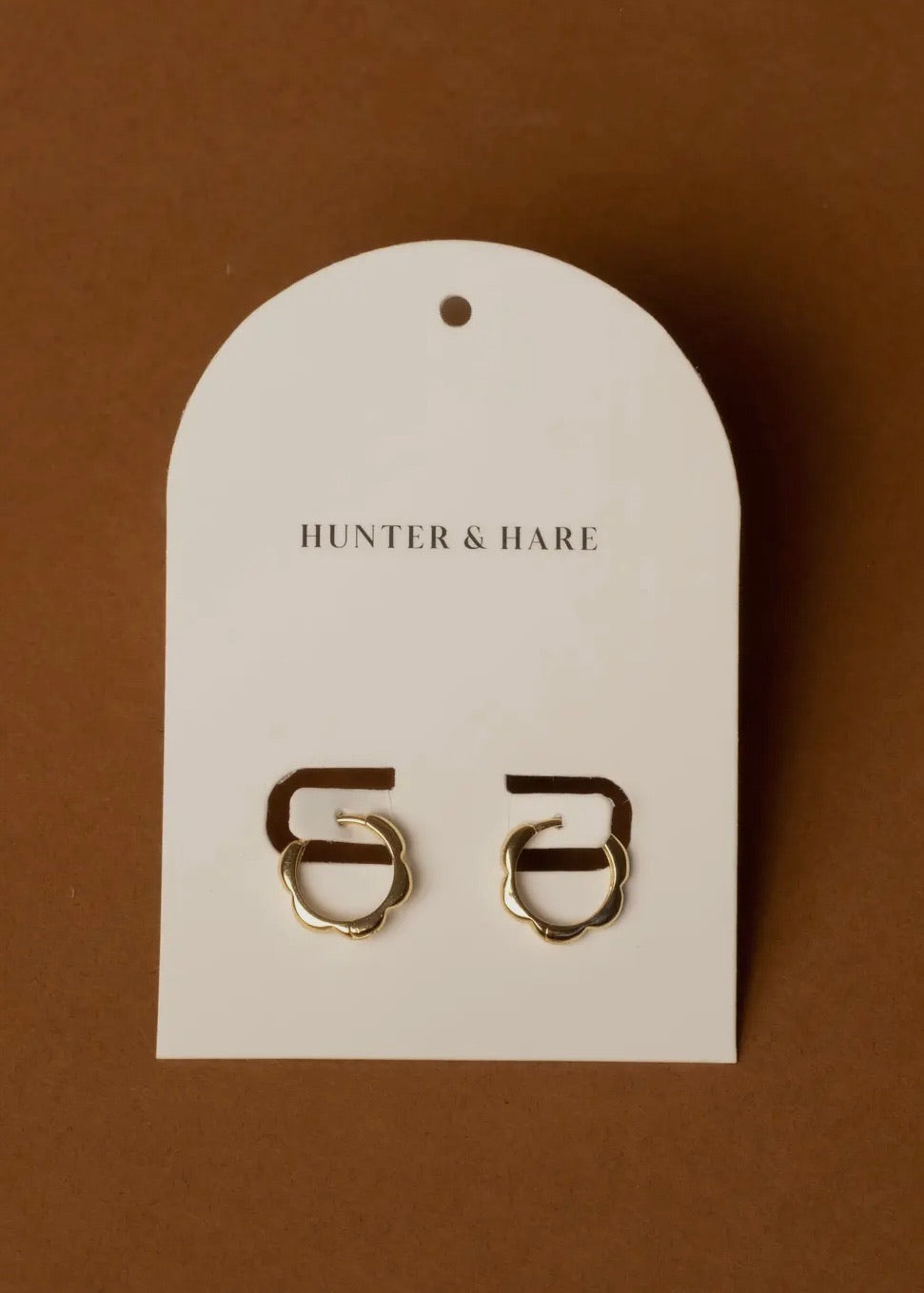 Ali Scalloped Huggie Hoops