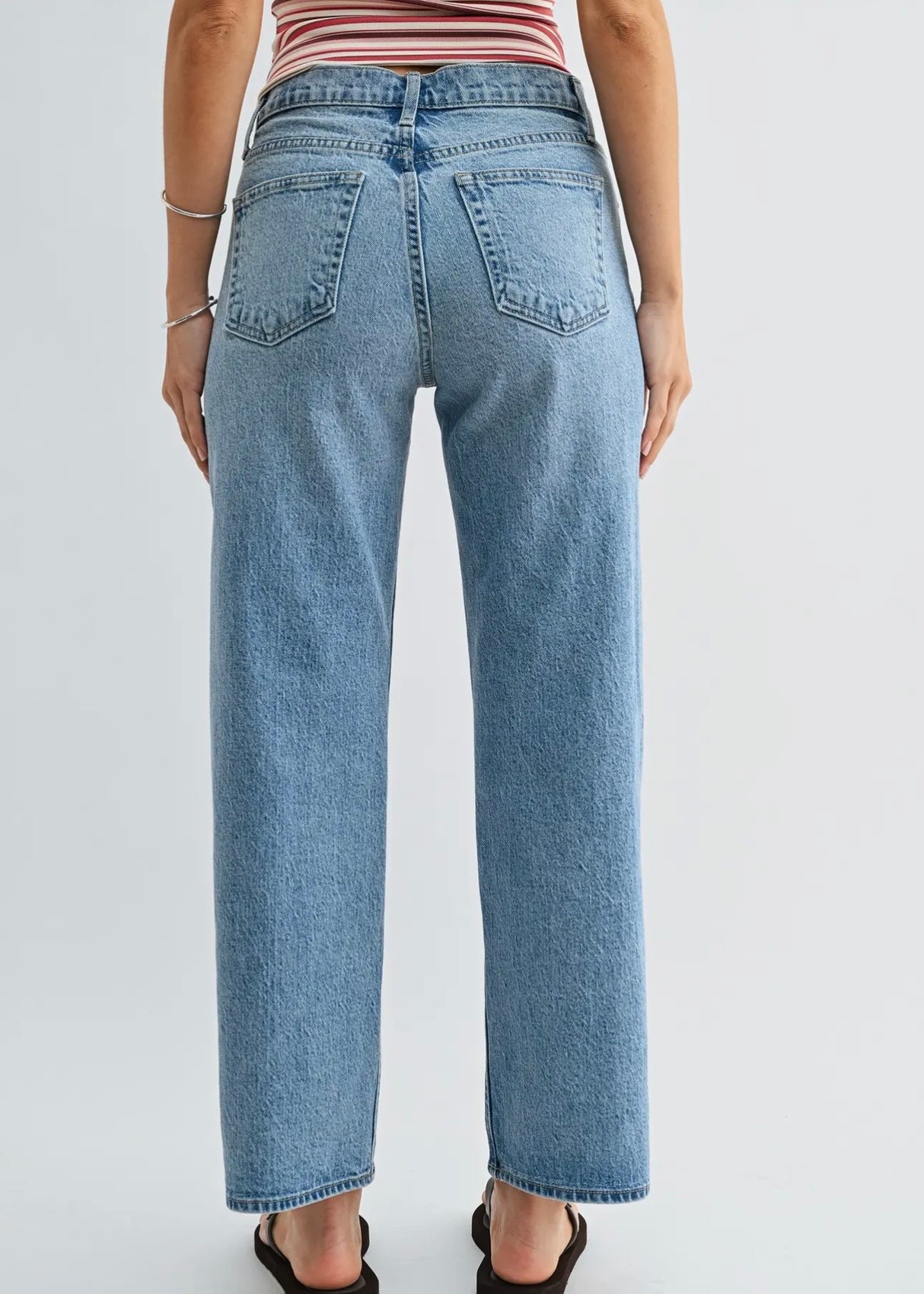 Classic Straight Leg Light