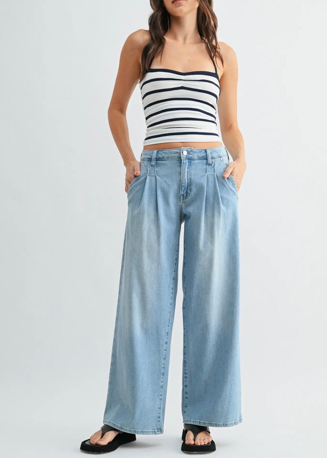 Lightweight Pleated Wide Leg