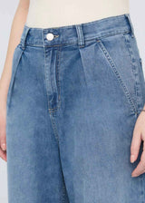 Performance Denim Lite Pleated Pant