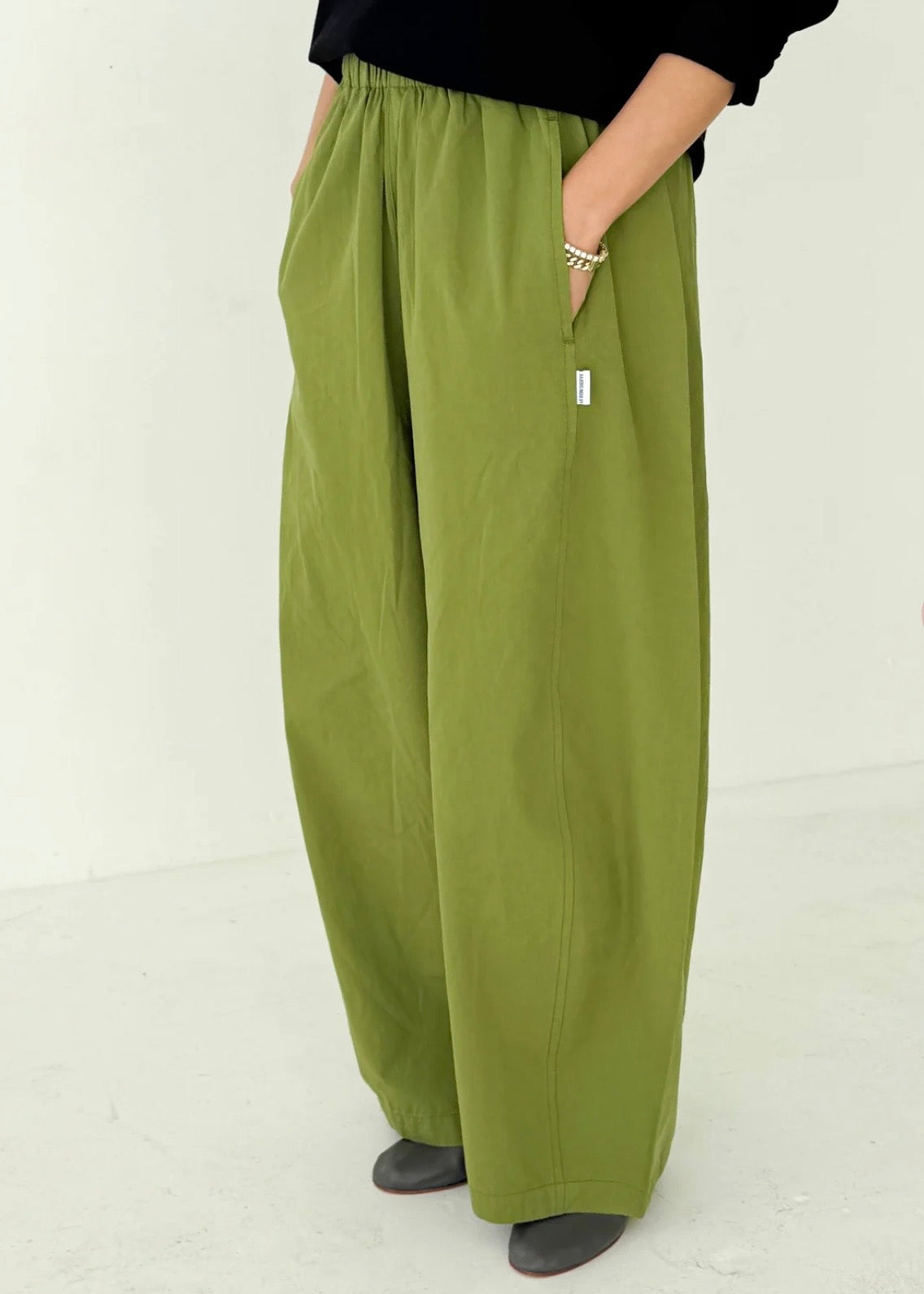Parachute Pants – Red Ribbon