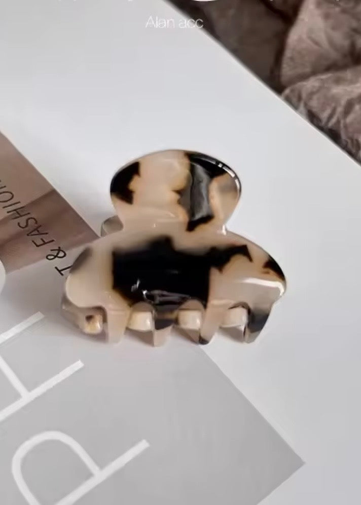 Asana Mini Hair Clip