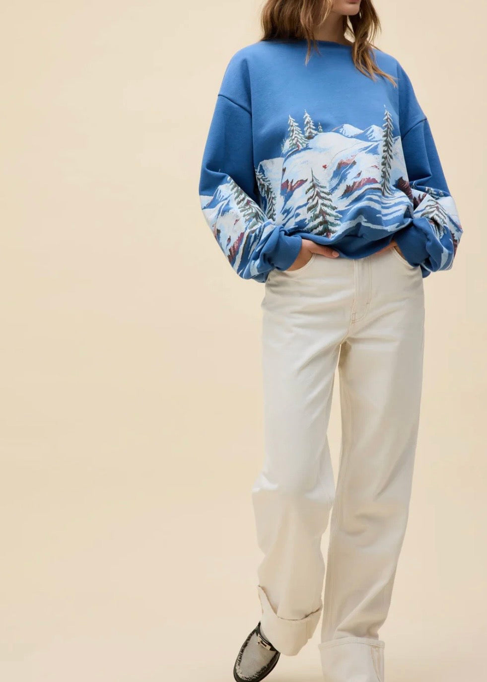 Alpine Ski Scene Oversized Crewneck