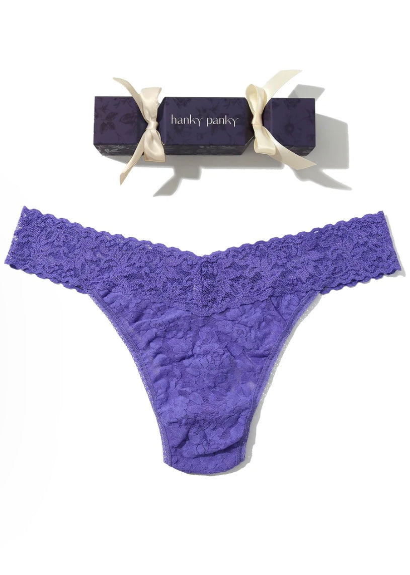 Signature Lace® Thong Holiday Cracker African Violet