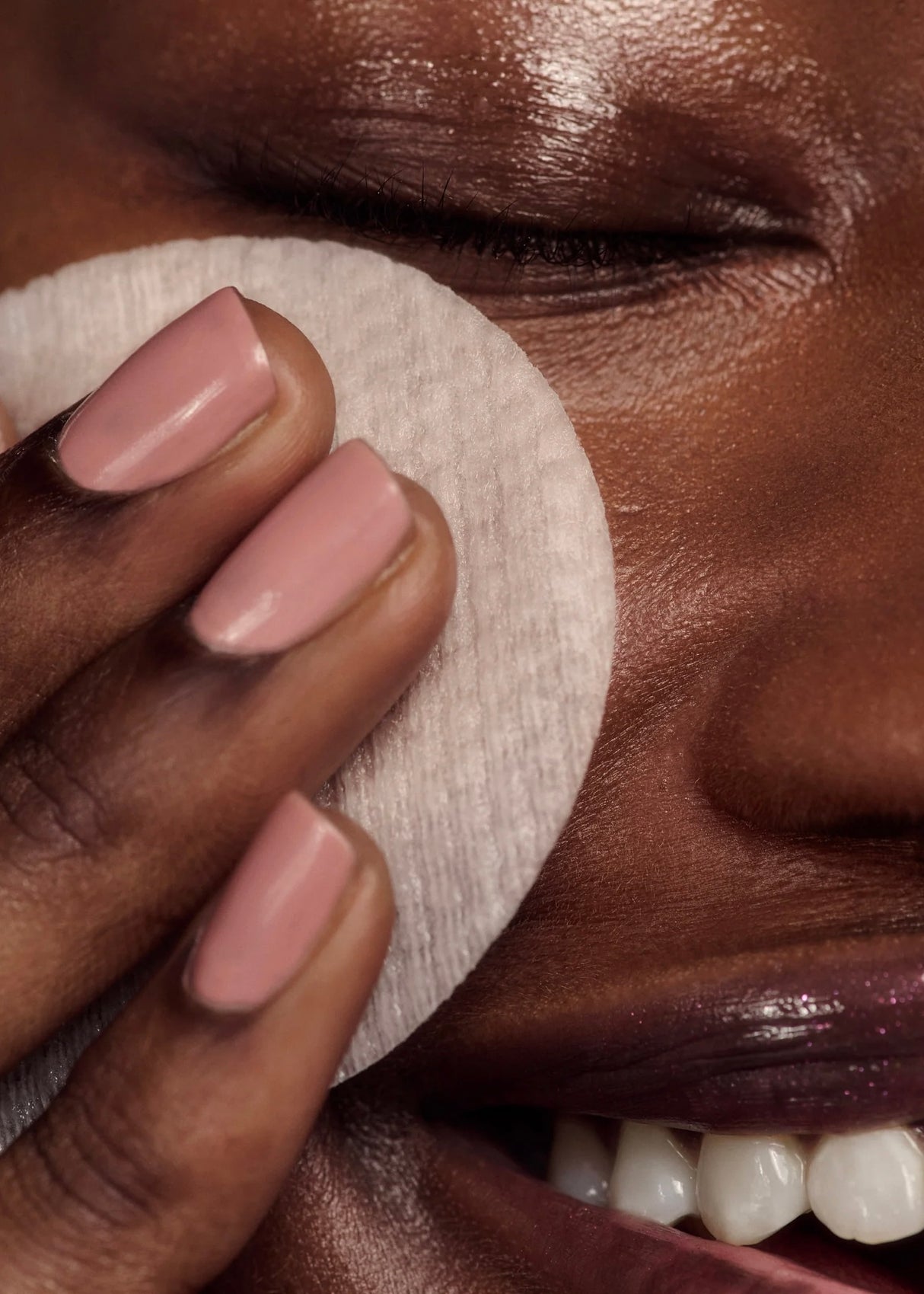 Skincare Essentials Travel Pack Milky Cleanser