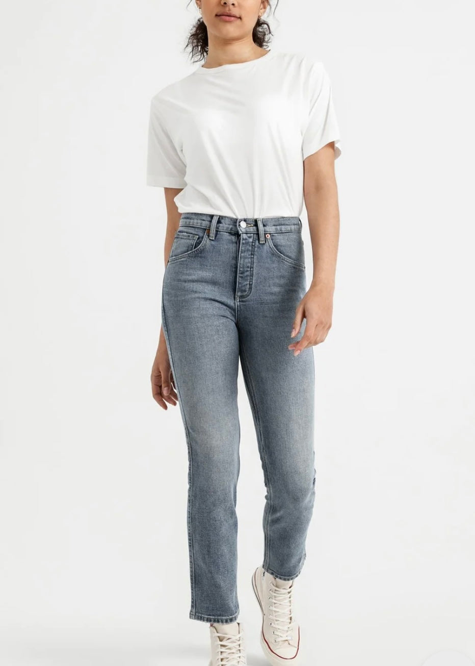 Midweight Performance Denim High Rise Straight in Vintage
