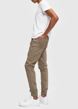 Midweight Chino Jogger in Taupe